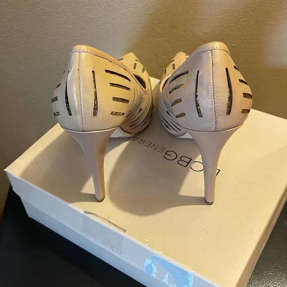 BCBG Eneration size 9 Mojave/Gold - Picture 3 of 7